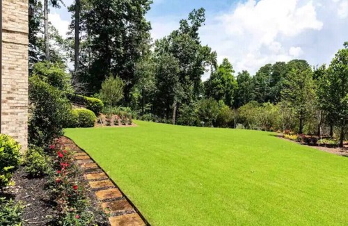 Atlanta House | Villa On The Lake