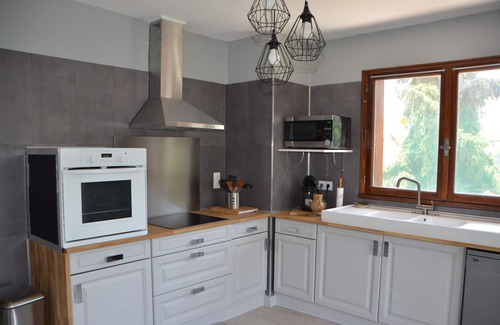 Serre-Poncon Val d'Avance Villa | Villa on wooded grounds with parking and electric vehicle charging point