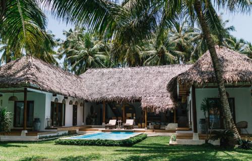 Katiet House | Villa Onu Mentawai - Private Rooms
