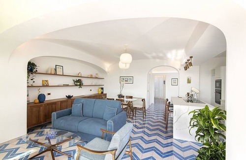 Forio House | Villa Opalina: A bright and sunny townhouse which faces the sun and the sea, with Free WI-FI.