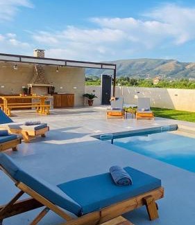 Agia Marina Villa | Villa Optimal