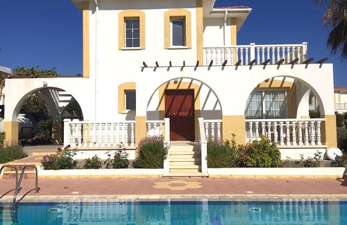 Yesiltepe Villa | Villa Orange, 3 Bedroom 2 bathroom Villa-Near 2 Sandy Beaches.