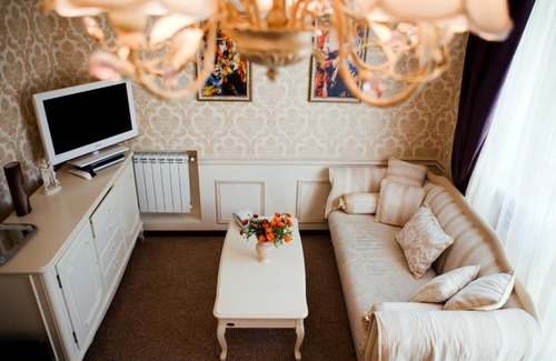 Solomjanskyj Villa | Villa Oselya