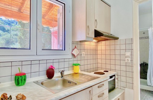 Agia Pelagia Chlomou Apartment | Villa Ourania - Studio 2 garden view