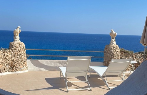 Lampedusa Villa | Villa overlooking the sea