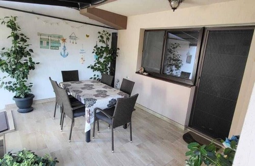 Eforie Nord House | Villa Ozon - close to the sea, far from stress ! Family-sized rooms.