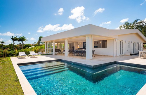 Le Vauclin Villa | Villa Pétronille, Spacious luxury villa, sleeps 18 Cap Est, Le François