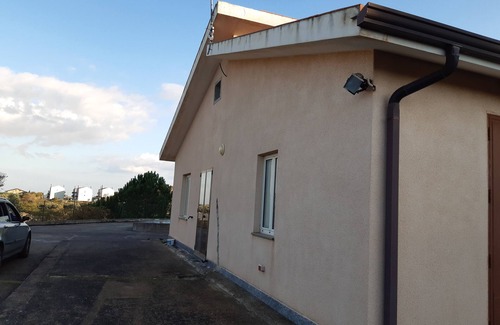Nissoria House | Villa Pace and Serenita on a hill with good views 6 seats, 4 rooms, poss cars