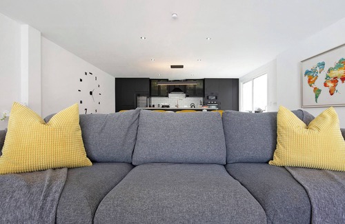 Corralejo Villa | 'Villa Pacifica' with heated pool, terrace, lounge area & Wi-Fi