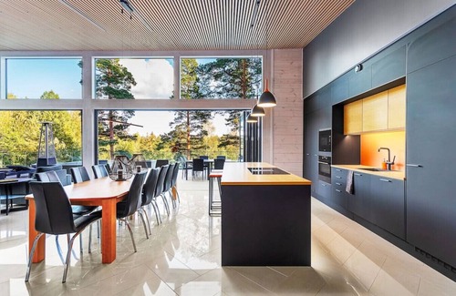 Lohja House | Villa Padel - Premium Lakeside Residence & Grounds