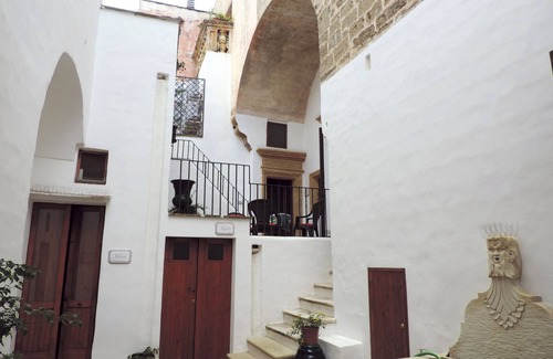 Parabita Apartment | Villa Palazzo del Diavolo:Il Patio e le Terrazze,WiFi,AC,TouristPersonalAdvisor