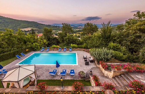 Ripoli Villa | Villa Palazzo Rosadi by Fantasia Villas