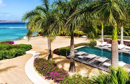 Barriere des Quatres Vents Villa | Villa Palm Beach | Beach Front - Located in Wonderful Lorient Beach with Private Pool