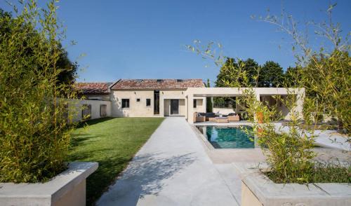 L'Isle-sur-la-Sorgue Villa | VILLA PALMA & SPA