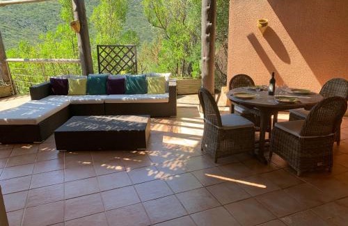 Tizzano Apartment | Villa Pampasgiolu