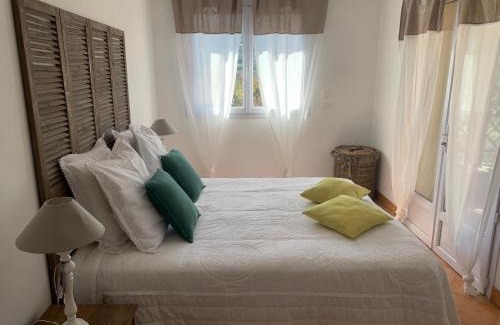 Tizzano Apartment | Villa Pampasgiolu