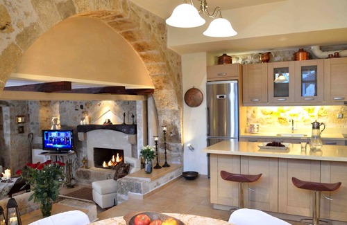 Ayios Thomas House | ''Villa Pannona'' in the center of crete