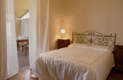 Casalguidi Villa | Villa panoramica con Jacuzzi privata tra Firenze & Lucca ,3 camere, 4 bagni
