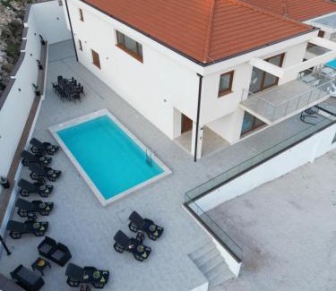Ravno Villa | Villa Panorama - autumn luxury villa - heated pool and jacuzzi