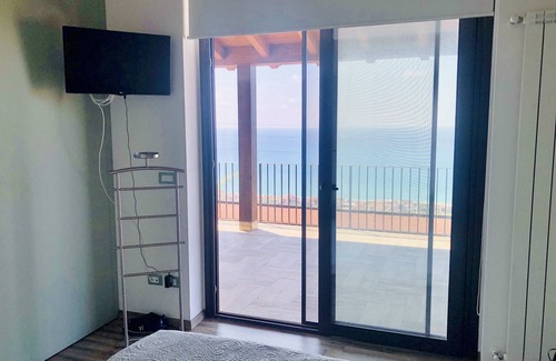 Capo d'Orlando Villa | Villa Panorama, Favolosa Villa di Lusso con Piscina Privata Vista Mare