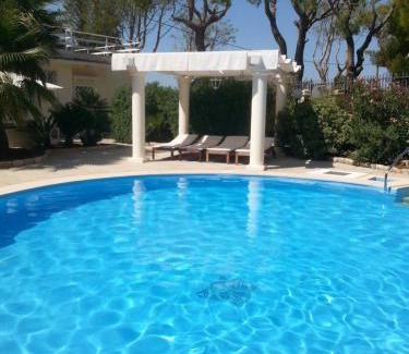 Selva di Fasano Villa | Villa panoramica con piscina