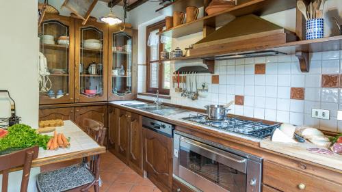 Loreto Villa | Villa Paola 6, Emma Villas
