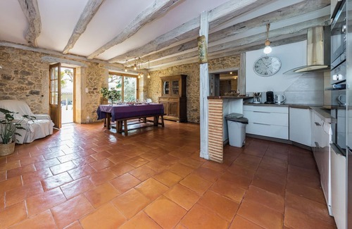 Saint-Rabier House | Villa Paola, beautiful holiday home with a large fenced private swimming pool.