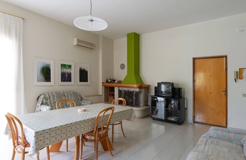 Racalmuto Villa | Villa Paola - Pool surrounded by greenery