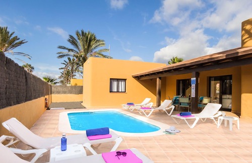 Corralejo Villa | Villa Papagayo - Three Bedroom Villa, Sleeps 6
