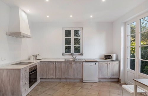 Benalup-Casas Vieja House | Villa 'Par' with Private Pool, Wi-Fi and Air Conditioning