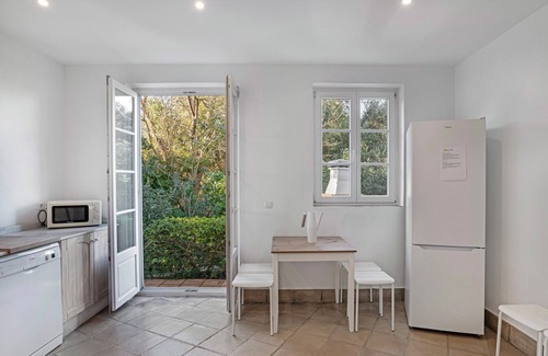 Benalup-Casas Vieja House | Villa 'Par' with Private Pool, Wi-Fi and Air Conditioning