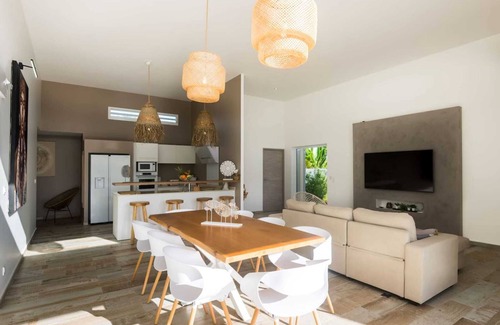 Dunoyer House | Villa Paradis with private pool