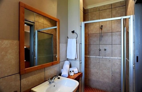 Hartbeespoort Hotel | Villa Paradiso Country Manor