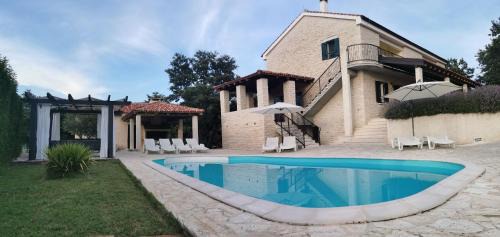 Lovinac Villa | Villa Paradiso ZadarVillas