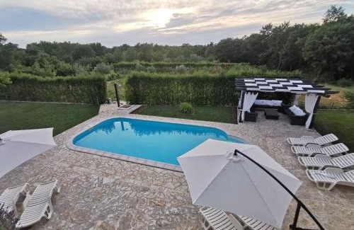 Lovinac Villa | Villa Paradiso ZadarVillas