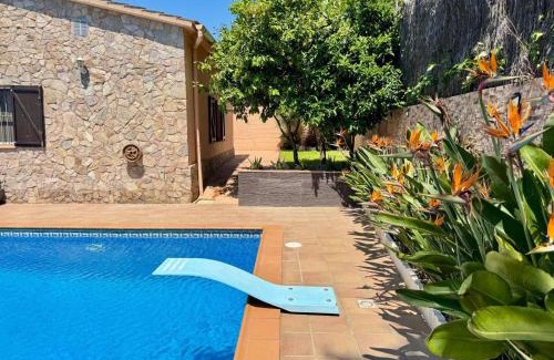 Vidreres Villa | Villa Paraiso - mit riesigem Traumpool
