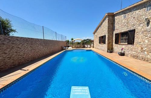 Vidreres Villa | Villa Paraiso - mit riesigem Traumpool