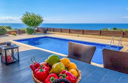 Pissouri Villa | Villa Paralaki - Three Bedroom Villa, Sleeps 6