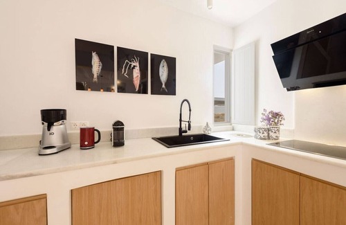 Nea Cryssi Akti House | Villa Paralia - Beach Acccess