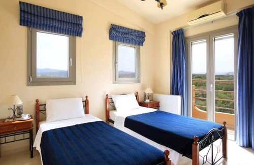 Kastelli Villa | Villa Peki, 2 storey, spacious with modern amenities