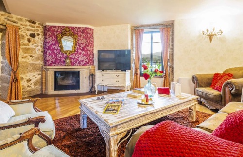 Cerdedo Villa | Villa Pelayo - Six Bedroom Villa, Sleeps 16