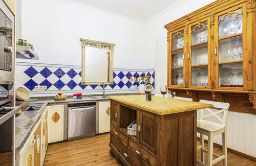 Cerdedo Villa | Villa Pelayo - Six Bedroom Villa, Sleeps 16