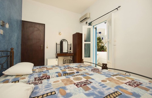 Karterados Hotel | Villa Pelekanos