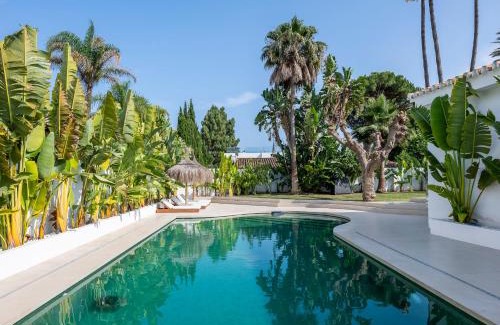 San Pedro de Alcantara Villa | Villa Peman Luxurious Beachside Villa