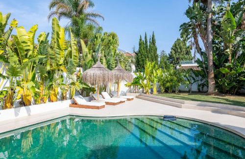 San Pedro de Alcantara Villa | Villa Peman Luxurious Beachside Villa