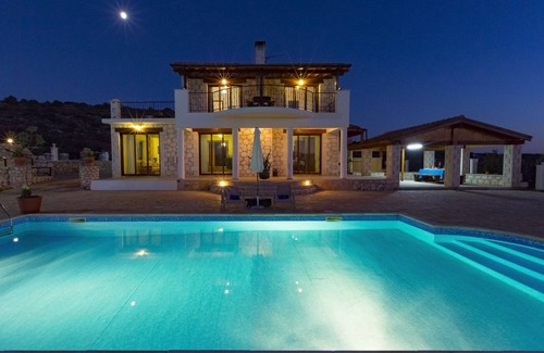 Peristerona Villa | Villa Peristerona Hills - A Secluded Stone Built villa that sleeps 6 guests in 3 bedrooms