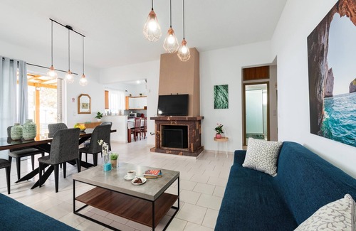 Lardos Villa | Villa Perla on the beach with amazing private pool
