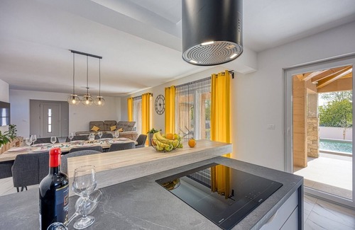 Debeljuhi Villa | Villa Perla with Private Pool and Whirlpool