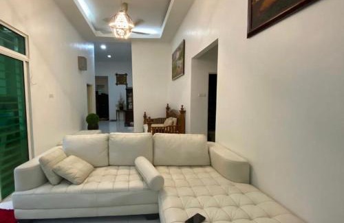 Ijok Villa | VILLA PERMATA IBU