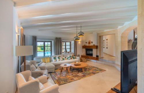 Alcudia Villa | Villa Peroia by BeBreeze